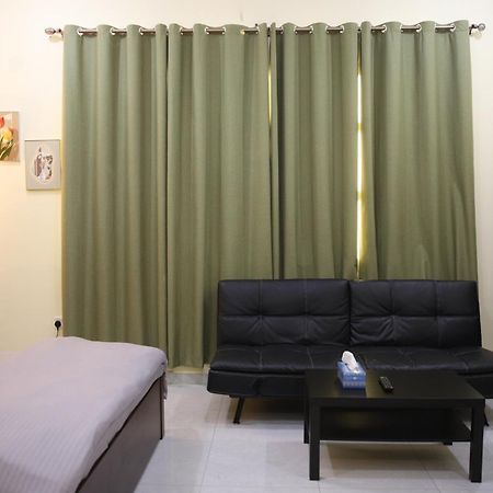 Luxury Private Studio Apartment Close To Airport Абу-Даби Экстерьер фото